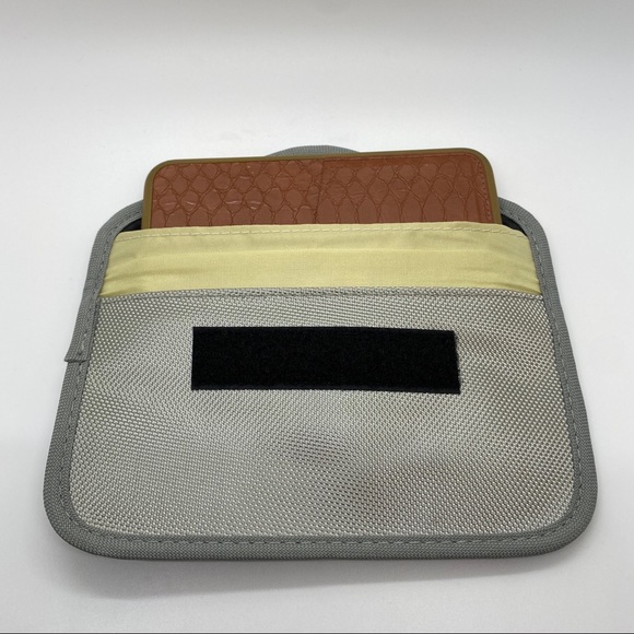 Faraday Signal Blocking 2-Pocket Bag - Picture 7 of 7